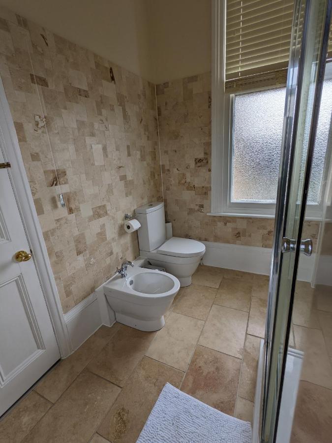 No. 1 Grosvenor Crescent, First Floor Apartment